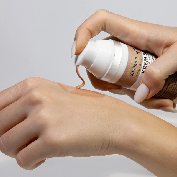 Snailmed, krem BB ze śluzem ślimaka i woskiem pszczelim, naturalny ciemny, 30 ml