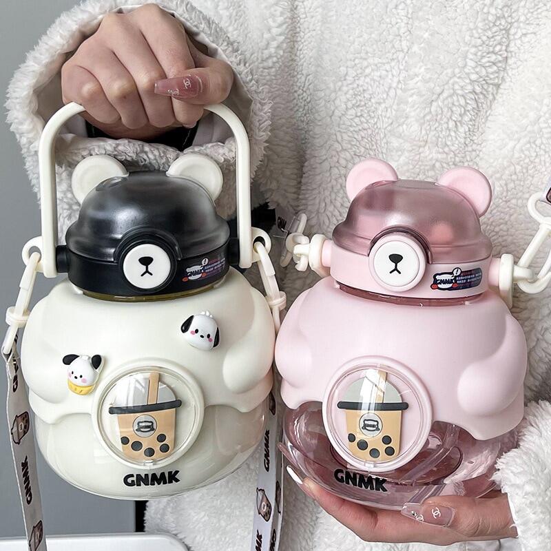 Dziewczęcy, uroczy, dziecięcy kubek plastikowy o dużej pojemności 1100 ml z kreskówkowym misiem i słomkami, butelka na wodę dla uczniów