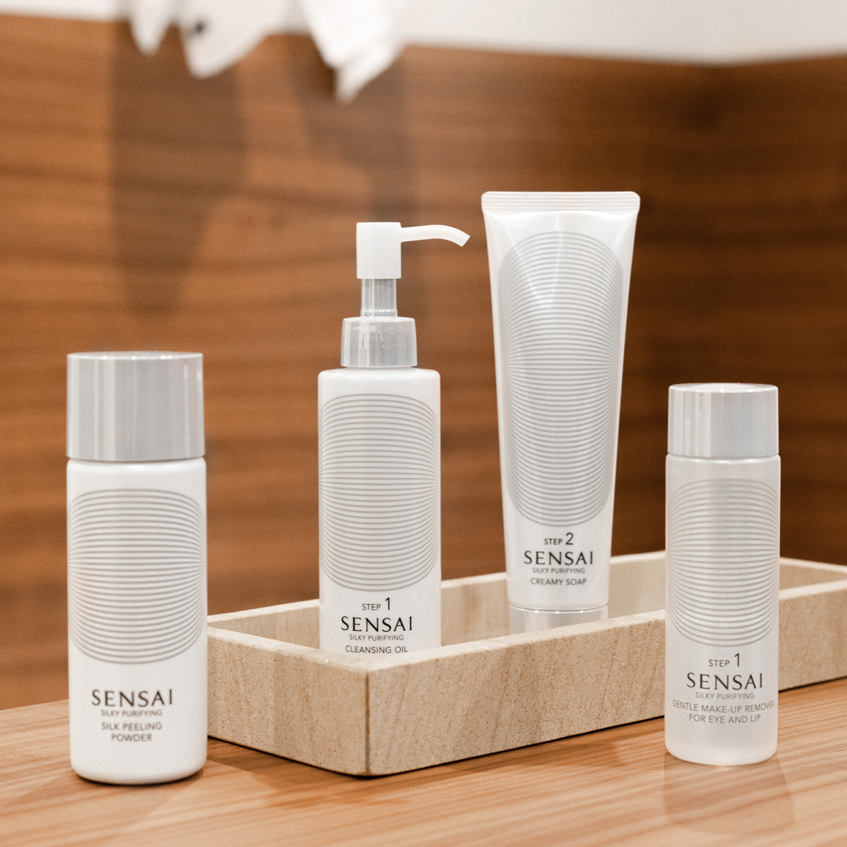 Sensai Silky Purifying Gentle Make-Up Remover For Eye & Lip (100ml)