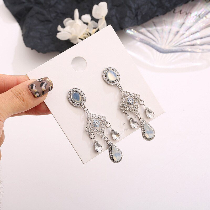 Starszy zmysl mody barokowego palacu wiatr bialka krysztalowe kropelki tassel stadniny kolczyki przywracajac dawne sposoby dziewczyna klips do ucha