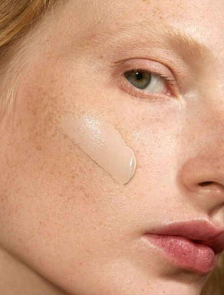 Madara, Skinonym, Półmatowy podkład peptydowy, #20 Ivory, 30 ml