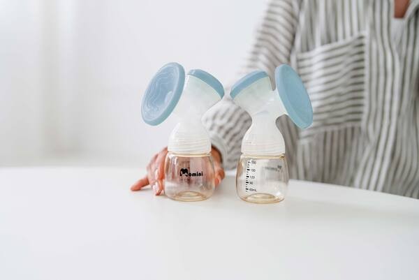 Momini TwinPump, bezprzewodowy 4-fazowy laktator elektryczny, 2 szt.