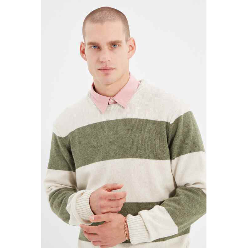 Męski sweter z dzianiny z regularnym kołnierzem rowerowym i panelami